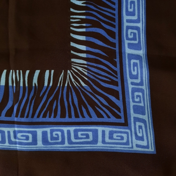 Croft & Barrow swim cover up scarf. - Picture 6 of 7